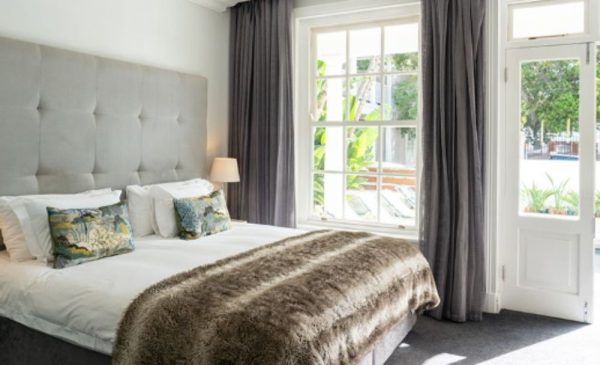 Book a 1-night stay for 2 in the heart of Cape Town - Image 4