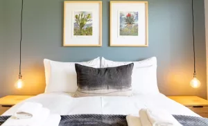 1-night midweek stay