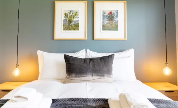 1-night midweek stay