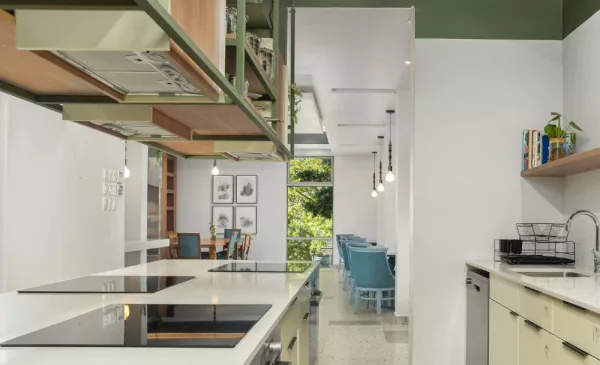 1-night stay for 2 in Cape Town CBD - Image 4