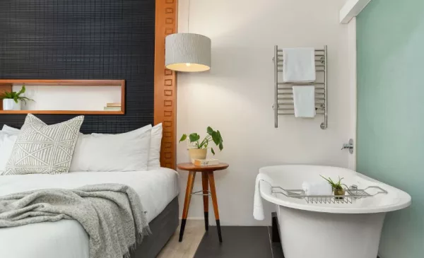 1-night stay for 2 in Cape Town CBD - Image 6