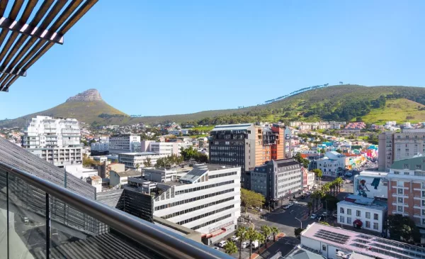 1-night stay for 2 in Cape Town - Image 7