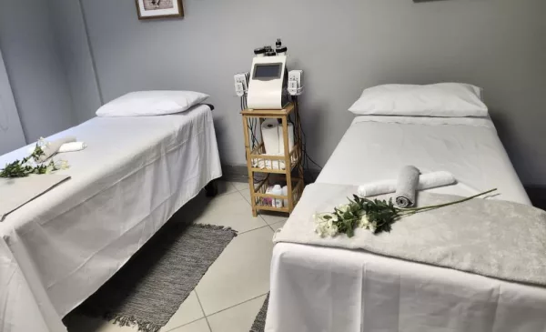 90 Minutes of Head-to-Toe Pampering - Image 3