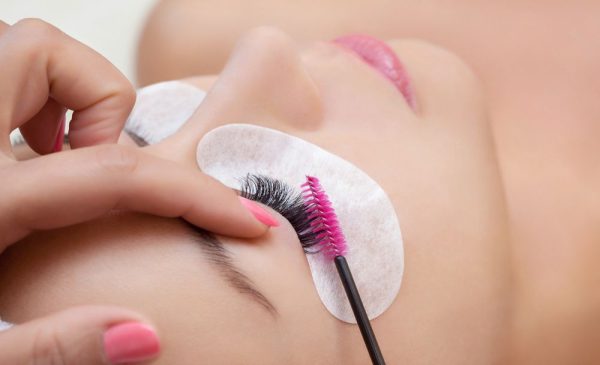 An Eyelash Technician Course