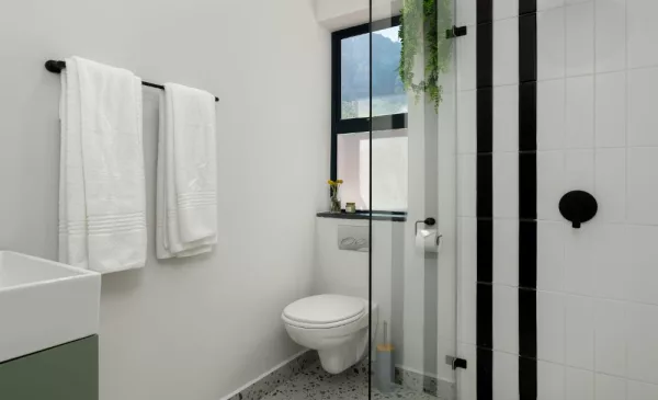 Stay in a Tropical Paradise in the Heart of Camps Bay - Image 4