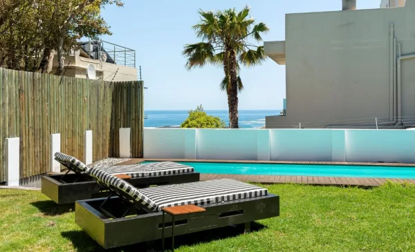 Stay in a Tropical Paradise in the Heart of Camps Bay - Image 18