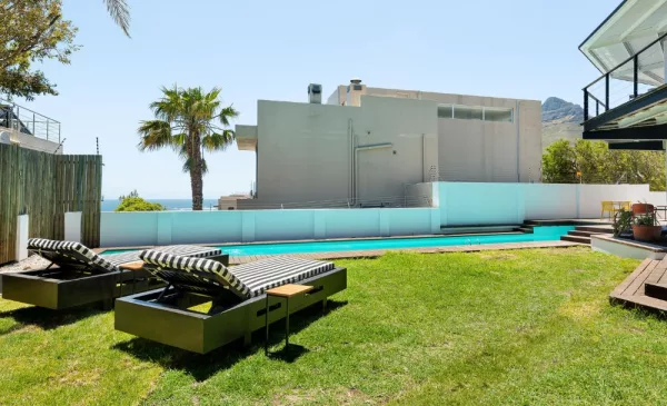 Stay in a Tropical Paradise in the Heart of Camps Bay - Image 17