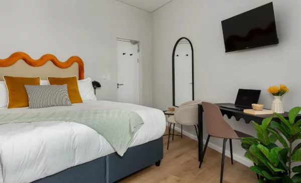 Stay in a Tropical Paradise in the Heart of Camps Bay - Image 3