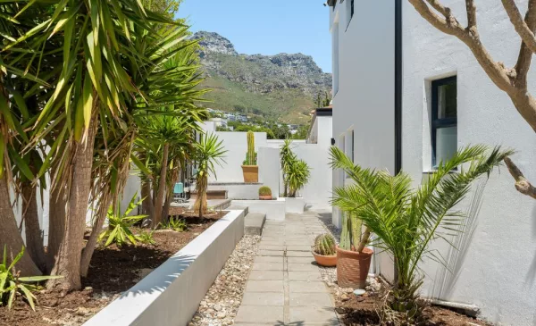 Stay in a Tropical Paradise in the Heart of Camps Bay - Image 22