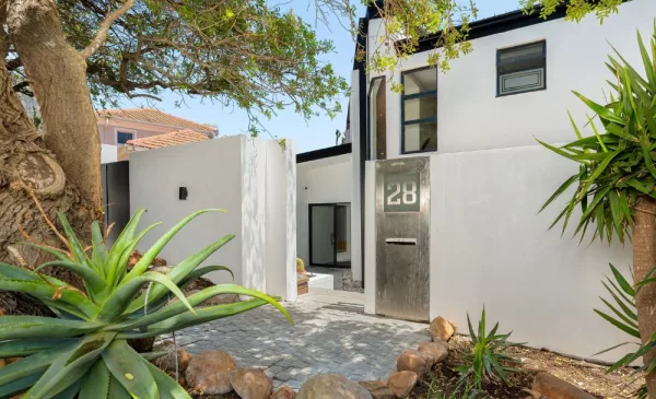 Stay in a Tropical Paradise in the Heart of Camps Bay - Image 20