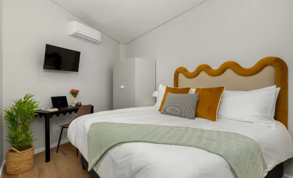 Stay in a Tropical Paradise in the Heart of Camps Bay - Image 11