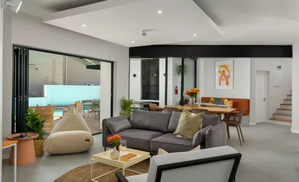 Stay in a Tropical Paradise in the Heart of Camps Bay - Image 15
