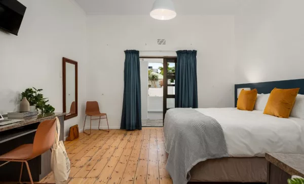 Experience the Best Cape Town Has to Offer with a 1-Night Stay in Green Point - Image 3