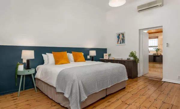 Experience the Best Cape Town Has to Offer with a 1-Night Stay in Green Point - Image 5