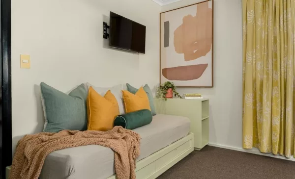 Experience the Best Cape Town Has to Offer with a 1-Night Stay in Green Point - Image 26