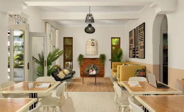 Experience the Best Cape Town Has to Offer with a 1-Night Stay in Green Point - Image 28
