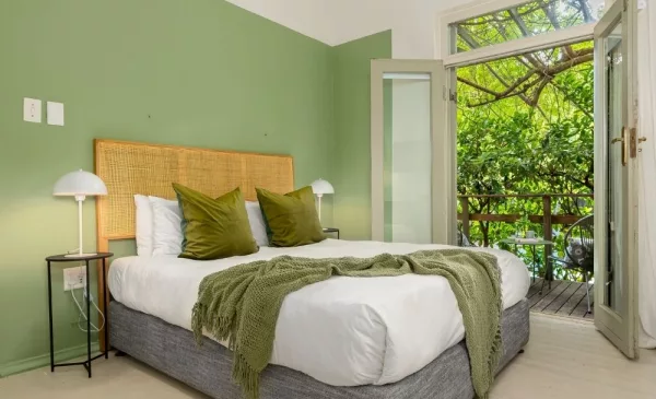 Experience the Best Cape Town Has to Offer with a 1-Night Stay in Green Point - Image 23