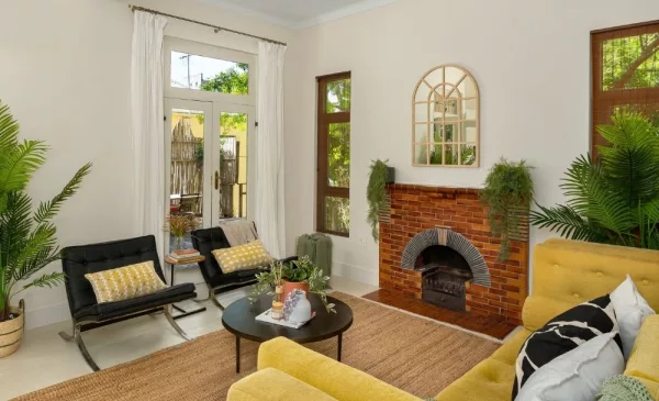 Experience the Best Cape Town Has to Offer with a 1-Night Stay in Green Point - Image 33