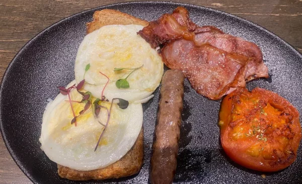A Deluxe 3-Course Weekend Breakfast for 2 - Image 4