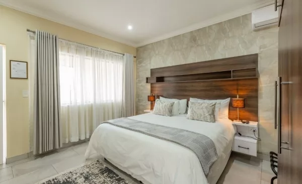 Experience the Tranquility of the Wilderness with a Luxury Safari Stay in Marloth Park - Image 14