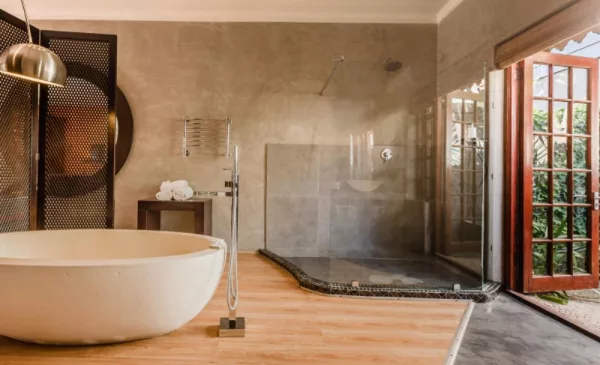 A Luxury Romantic Getaway at Singa Lodge - Image 11
