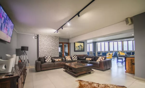 2-night weekend stay for 2 with breakfast in Mbombela - Image 8