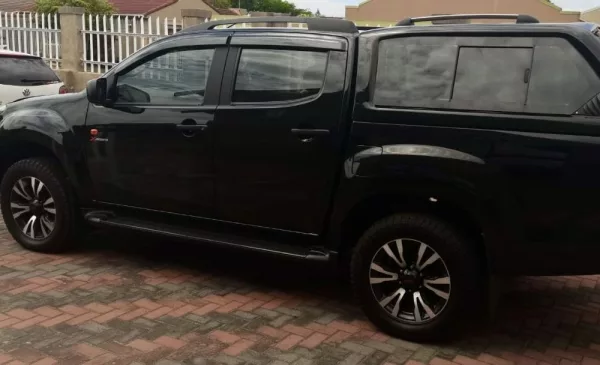 Invest in your vehicle's safety with a smash and grab tint - Image 4