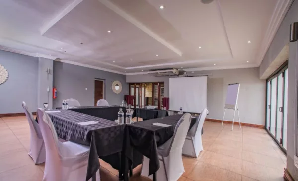 2-night weekend stay for 2 with breakfast in Mbombela - Image 3