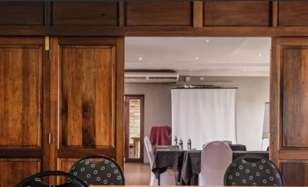 2-night weekend stay for 2 with breakfast in Mbombela - Image 4