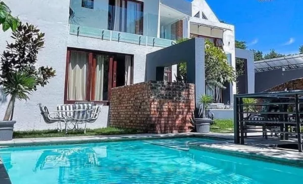 Luxury accommodation with spa package in Johannesburg - Image 3