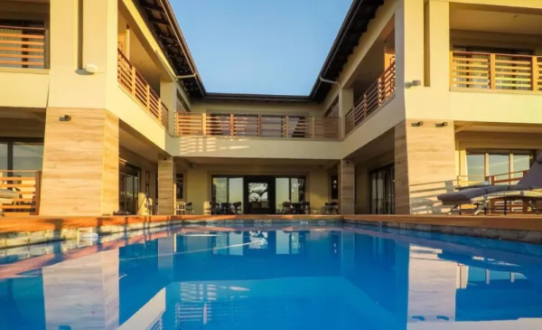 A 2-Night Luxury Stay with Spectacular Sea Views - Image 12