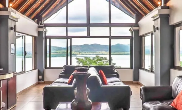A Luxury Midweek Getaway in Hartbeespoort Including Breakfast