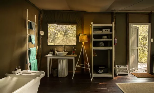 2-night African bushveld stay for 2 in Hoedspruit - Image 4