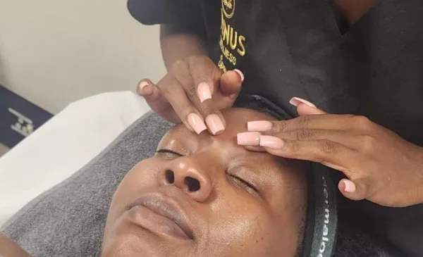 Relax, Revitalise and Reconnect with a 2hr Couples Treat - Image 8