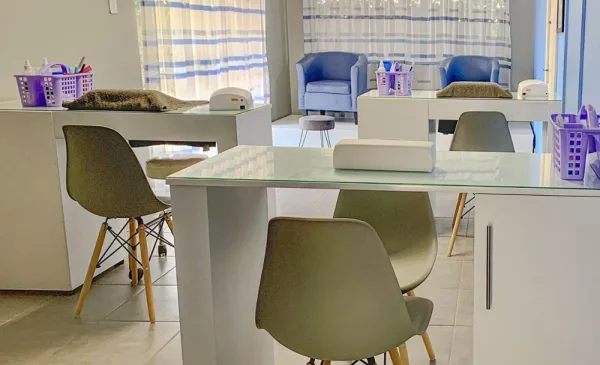 Comprehensive gelish manicure for 1 in Pretoria - Image 2