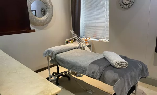 A Chemical Peel and LED Light Therapy to Treat Ageing Skin - Image 4