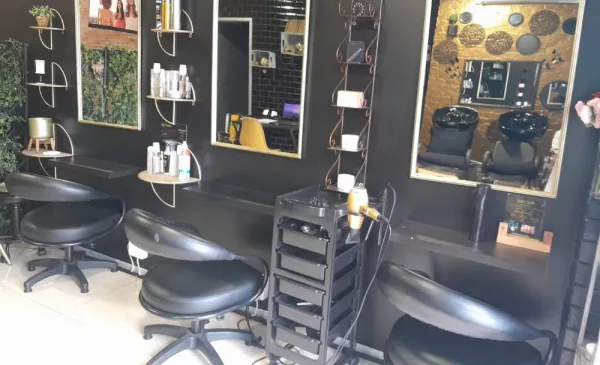 A Brazilian Cacau Keratin Treatment for Shiny, Frizz-Free Hair - Image 4