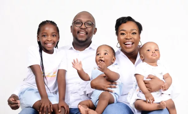 A 60-Minute In-Studio Photoshoot for Your Family Album - Image 3