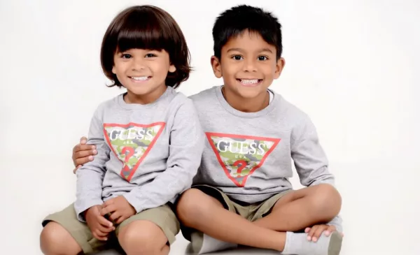 A 60-Minute In-Studio Photoshoot for Your Family Album - Image 2