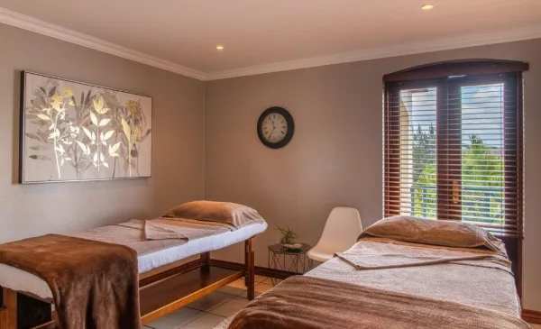 Romantic Getaway for 2 near the Panorama Route - Image 3