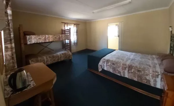 1-night self-catering stay for 4 in Middelburg - Image 3