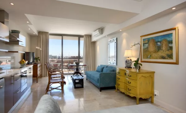 Luxury Self-Catering Accommodation in the Heart of Cape Town - Image 2