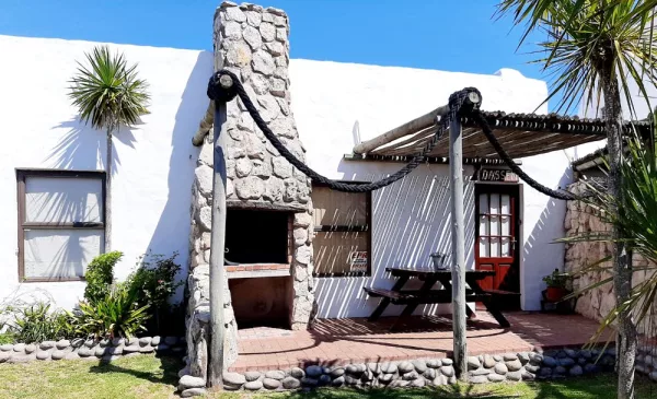 Enjoy Beachside Bliss with this 2-Night Getaway - Image 5