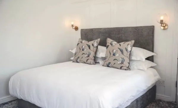 Stay in Luxury and Tranquility in the Winelands - Image 3