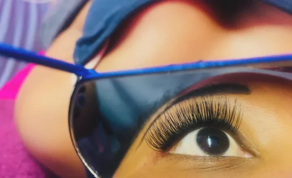 Step up your beauty routine with this classic lashes and eyebrow offer - Image 5
