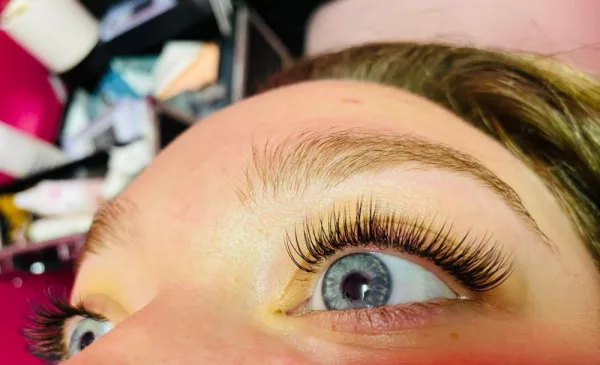Step up your beauty routine with this classic lashes and eyebrow offer - Image 2