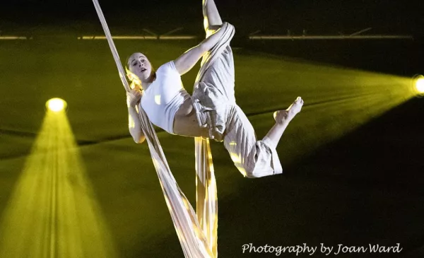 An Afternoon at an Extraordinary Acrobatic Performance for 2 - Image 2