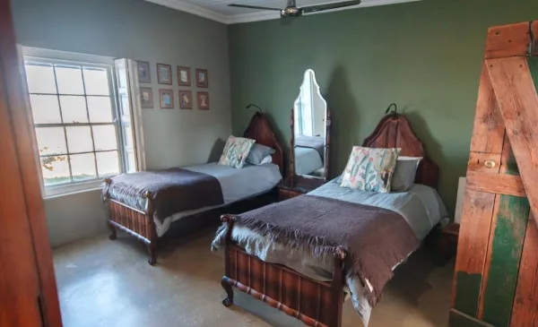 Spend a Night in a Cozy Cottage in Porterville - Image 4