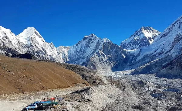 Experience the holiday of your dreams by trekking through Everest for 2 weeks - Image 3