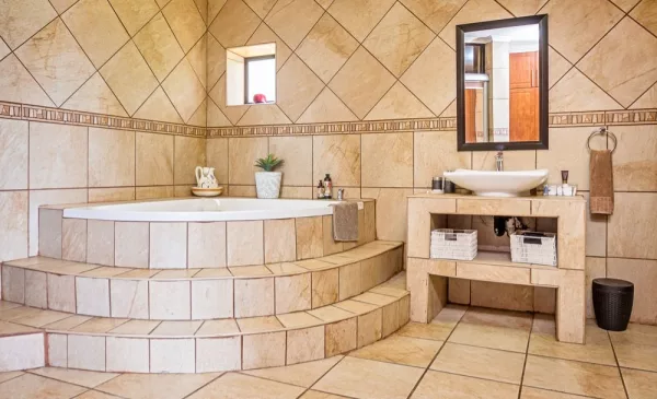 Enjoy 4-Star Accommodation Along the Sunny South Coast - Image 6